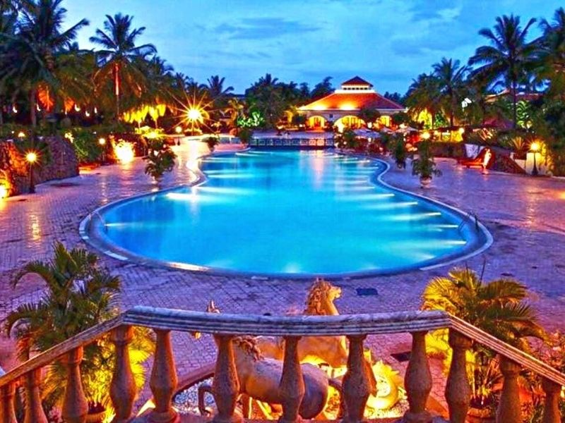 Golden Palms Resort