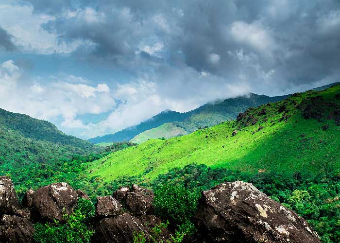 Hiking-and-Rafting-at-Coorg-Barapole
